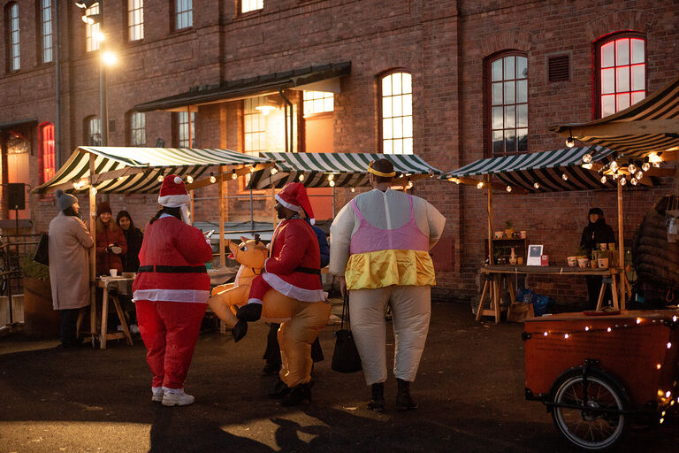 Eventfotografering i Linköping på Skyltens julmarknad av Fotograf Engström