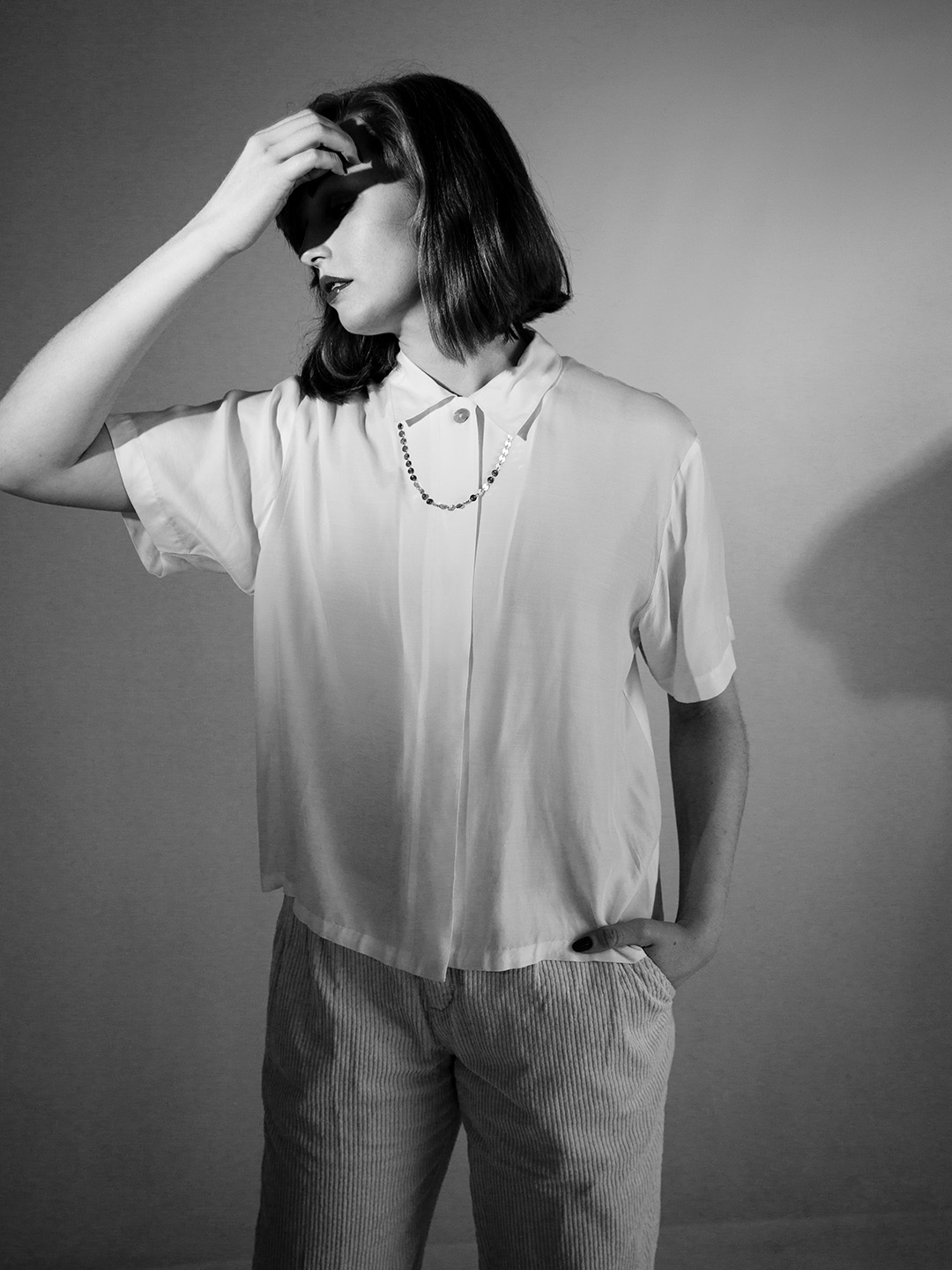 Modefotografering i fotostudio i Linköping, kläder från Stadsmissionen Second Hand, av Fotograf Engström - fotograf i Linköping