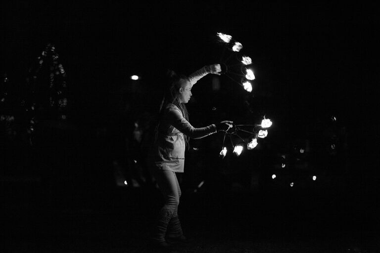 Eldshow i Trädgårdsföreningen, av Christine Engström, fotograf i Linköping, Östergötland