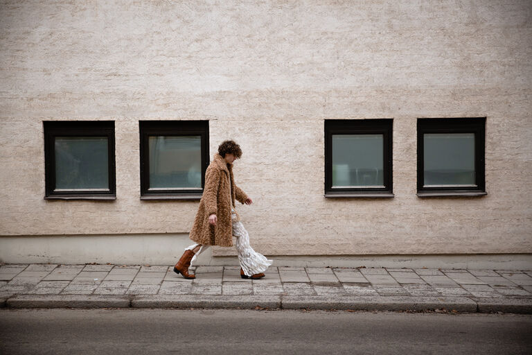Modefotografering i Linköping med vintagekläder från Awesome Rags av fotograf Christine Engström, Stockholm
