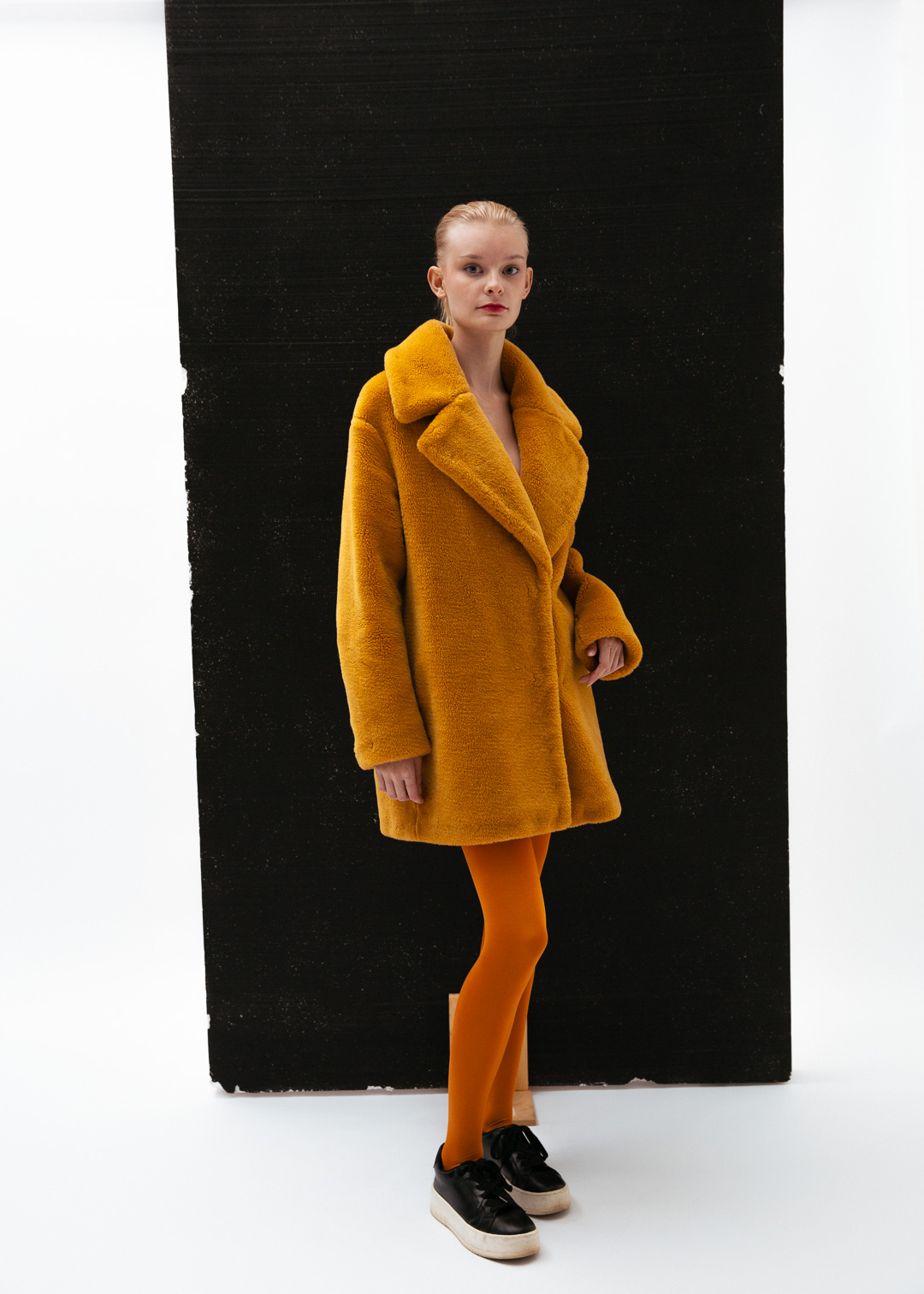 Fotografering med modell Linnea A i studio av Fotograf Engström, Linköping, Östergötland