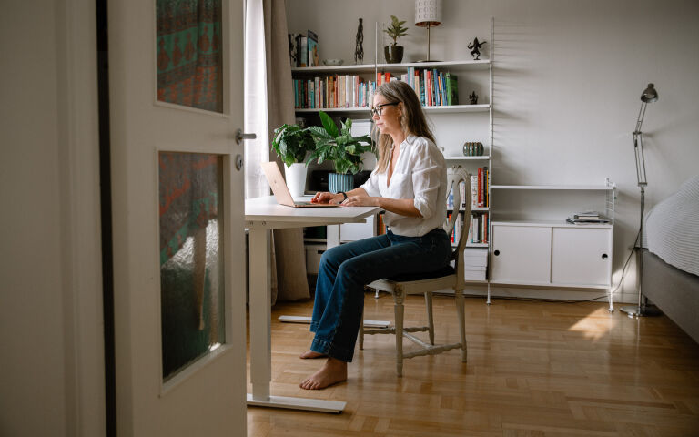 Personal brand-fotografering med Jenny på Holistisk Hälsa av Fotograf Engström i Linköping